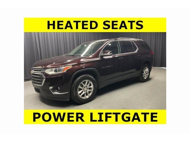2021 Chevrolet Traverse LT Cloth in Black Cherry Metallic — front three-quarter view